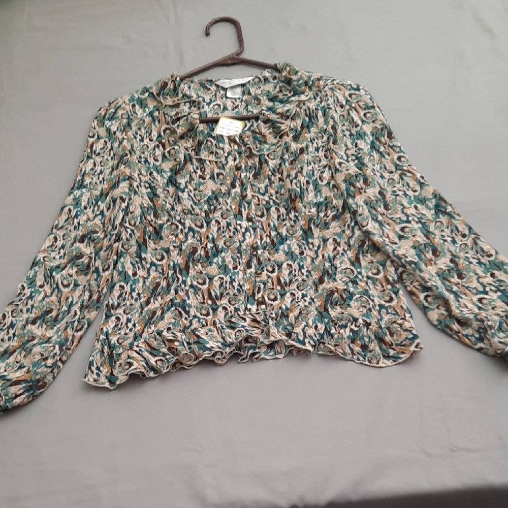 Christopher & Banks Elegant Floral Women's Blouse in Green and Cream - Size PS